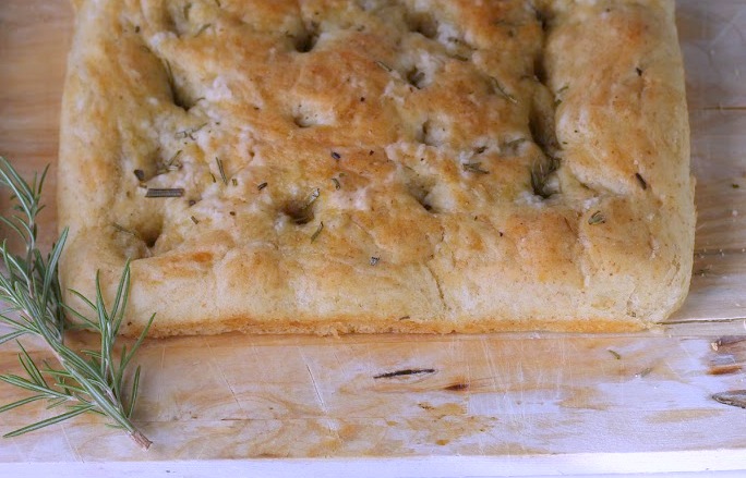 vegan-rosemary-olive-oil-foaccia-bread